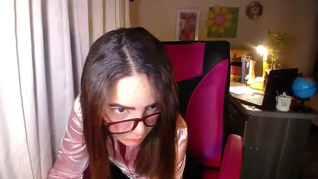 Snapshot of danielle_rose_1 chatting on 05-26-26, 02:35 danielle rose 1 online show from 05-26-26, 02:35