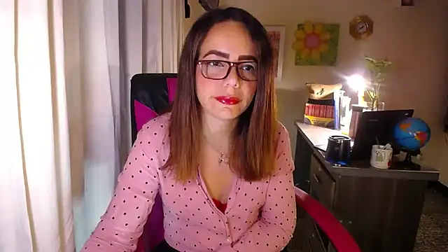 Snapshot of danielle_rose_1 chatting on 05-28-26, 04:59 danielle rose 1 online show from 05-28-26, 04:59
