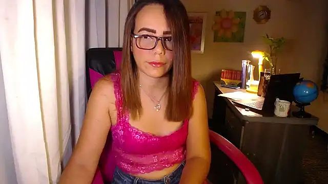 Snapshot of danielle_rose_1 chatting on 05-31-26, 05:53 danielle rose 1 online show from 05-31-26, 05:53