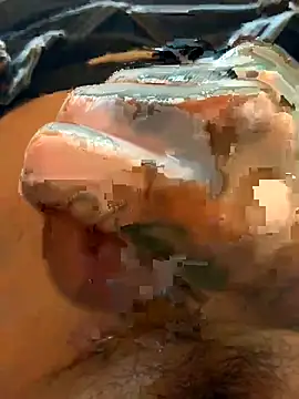 Snapshot of NutP619 chatting on 01-05-26, 05:27 NutP619 online show from 01-05-26, 05:27