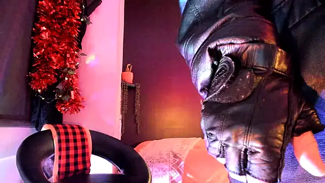 leatherz69 online show from 02-11-25, 01:52