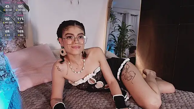 Snapshot of AmberMoss_ chatting on 07-11-26, 05:43 AmberMoss online show from 07-11-26, 05:43