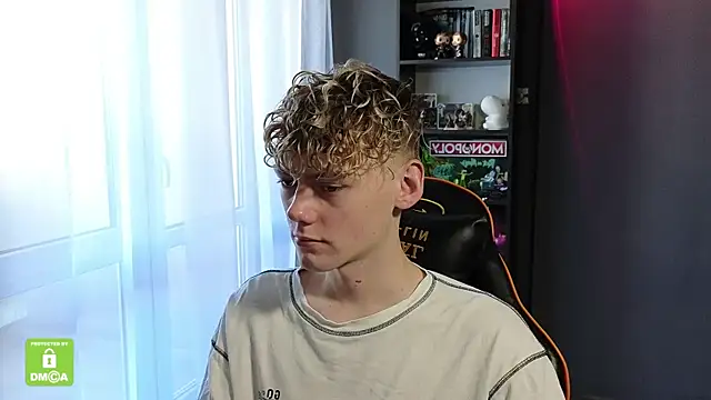 Keytaro online show from 10-29-25, 09:22