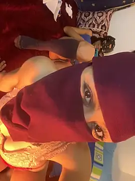 Snapshot of Beautiful_arab chatting on 03-07-25, 02:25 Beautiful arab online show from 03-07-25, 02:25