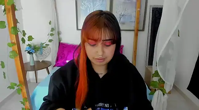 Snapshot of lussyevans24 chatting on 01-29-25, 04:15 lussyevans24 online show from 01-29-25, 04:15