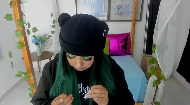 Snapshot of lussyevans24 chatting on 02-01-25, 04:14 lussyevans24 online show from 02-01-25, 04:14