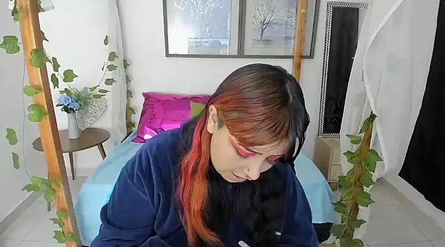 Snapshot of lussyevans24 chatting on 02-04-25, 04:26 lussyevans24 online show from 02-04-25, 04:26
