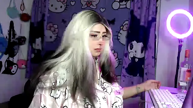 lussyevans24 online show from 04-23-26, 04:03