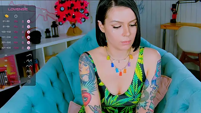 My toys pink online show from 12-12-24, 10:13