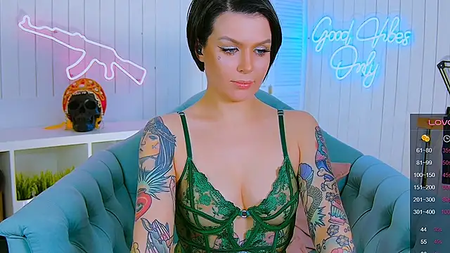 My toys pink online show from 03-02-25, 11:09