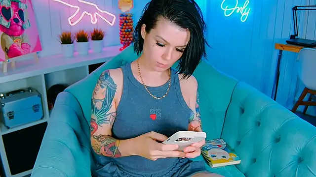 My toys pink online show from 09-22-25, 10:56