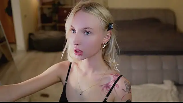 blondy room online show from 09-24-25, 05:16