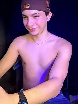 Snapshot of cybercosmiiic chatting on 01-10-26, 01:51 cybercosmiiic online show from 01-10-26, 01:51