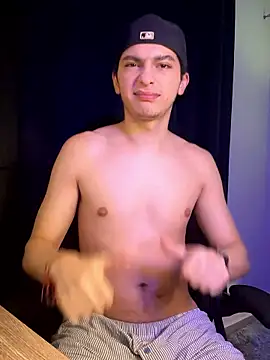 Snapshot of cybercosmiiic chatting on 01-15-26, 12:26 cybercosmiiic online show from 01-15-26, 12:26