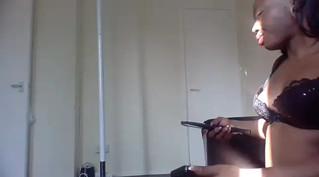 Cinderella Jewels  online show from 03-05-25, 01:39