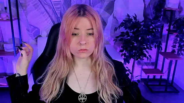 LexiWenford online show from 12-14-24, 05:51