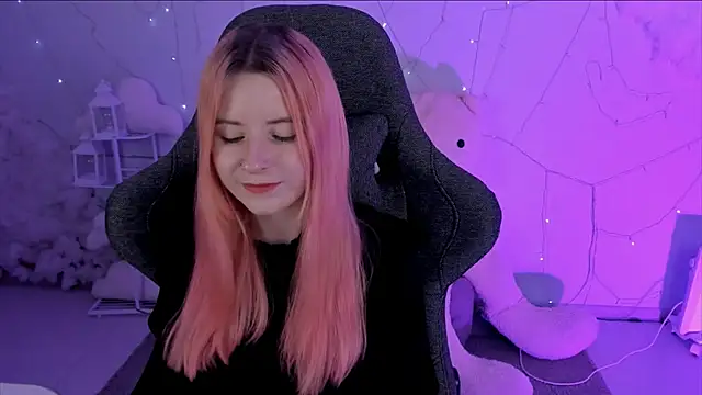 LexiWenford online show from 01-13-25, 06:16