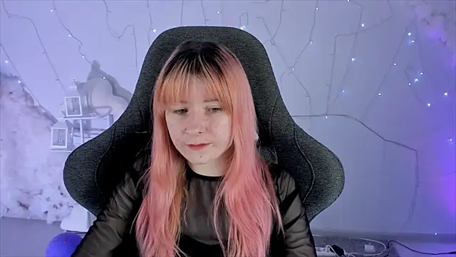 LexiWenford online show from 02-10-25, 09:14