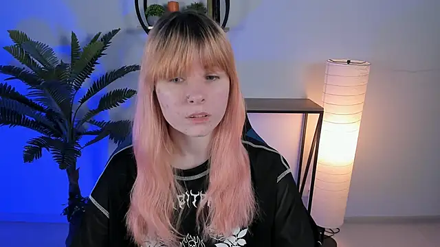 LexiWenford online show from 02-25-25, 05:52