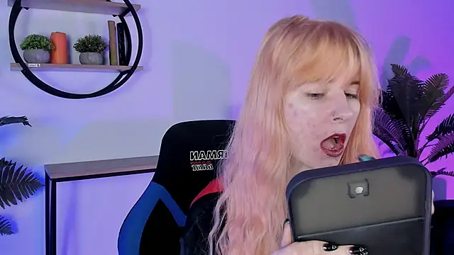 LexiWenford online show from 03-05-25, 03:08