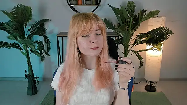 LexiWenford online show from 03-11-25, 05:49