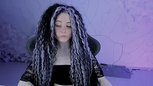 LexiWenford online show from 03-18-25, 02:47