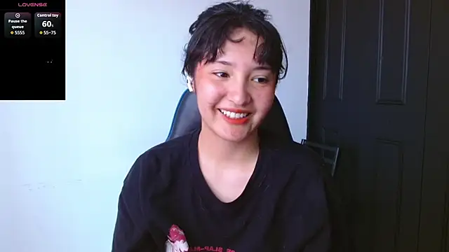 Snapshot of alexaa08 chatting on 05-28-26, 03:42 alexaa08 online show from 05-28-26, 03:42