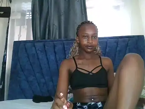 Snapshot of Petite_doll20 chatting on 02-15-26, 11:41 Petite doll20 online show from 02-15-26, 11:41