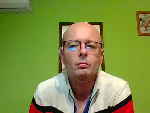 Snapshot of Tiger202441 chatting on 10-17-25, 08:44 Tiger202441 online show from 10-17-25, 08:44