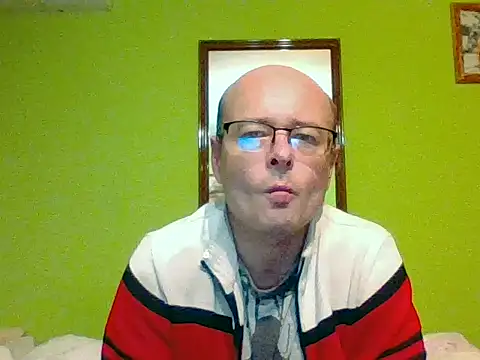Snapshot of Tiger202441 chatting on 11-25-25, 12:21 Tiger202441 online show from 11-25-25, 12:21