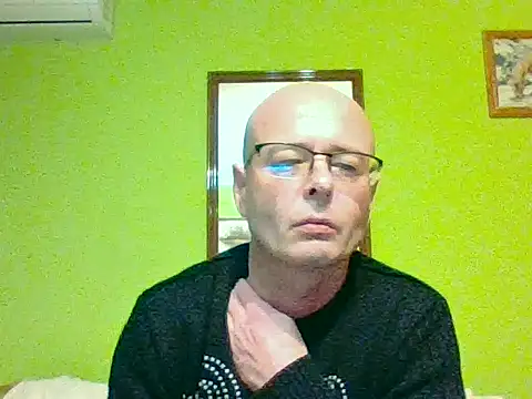 Snapshot of Tiger202441 chatting on 12-17-25, 08:26 Tiger202441 online show from 12-17-25, 08:26