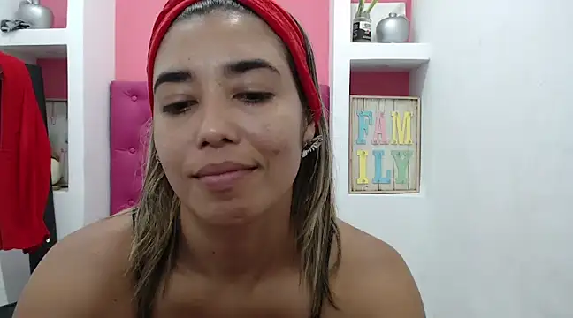 Snapshot of Dona_Tela chatting on 12-04-24, 04:38 Dona Tela online show from 12-04-24, 04:38