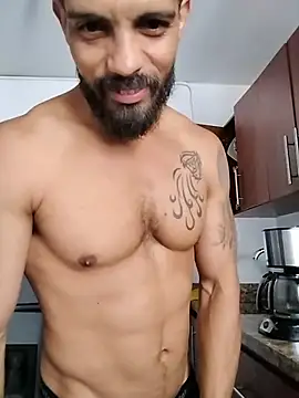 Snapshot of DannSaenz chatting on 07-25-26, 07:44 DannSaenz online show from 07-25-26, 07:44