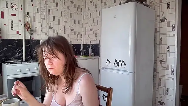 Diamond Tyler online show from 06-18-26, 04:02