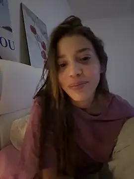 DanielaSaenz0 online show from 09-20-25, 04:24