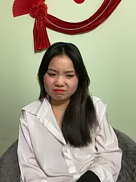 Maeve2k5 online show from 01-18-25, 07:49