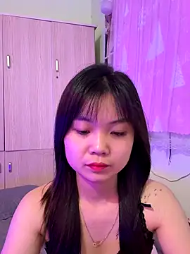 Maeve2k5 online show from 10-04-25, 08:12