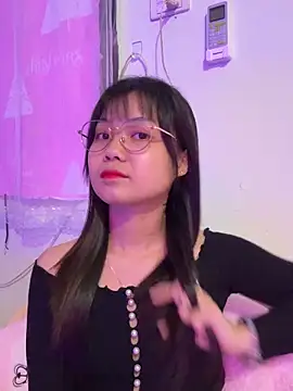 Maeve2k5 online show from 10-29-25, 12:35