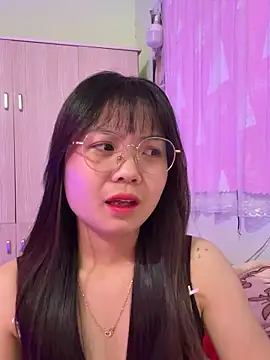 Maeve2k5 online show from 11-26-25, 10:27