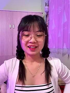 Maeve2k5 online show from 12-02-25, 02:06