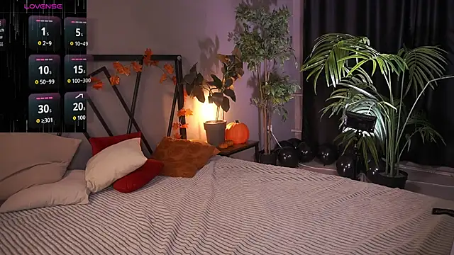 LindaThacker online show from 11-27-25, 04:25