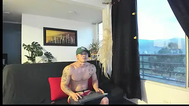 MARCELOANDLUCIAN online show from 02-17-25, 11:20