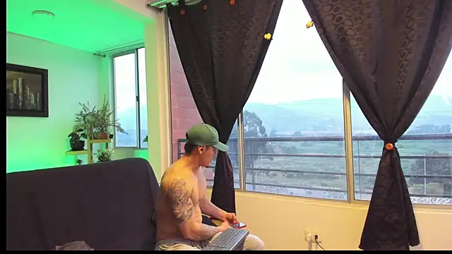 MARCELOANDLUCIAN online show from 11-12-25, 10:30