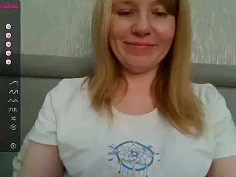 Snapshot of urbadkitty chatting on 12-04-24, 06:55 urbadkitty online show from 12-04-24, 06:55