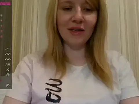 Snapshot of urbadkitty chatting on 12-06-24, 01:00 urbadkitty online show from 12-06-24, 01:00