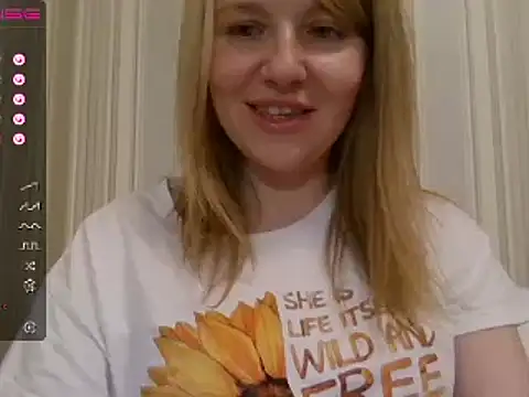 Snapshot of urbadkitty chatting on 12-13-24, 03:54 urbadkitty online show from 12-13-24, 03:54