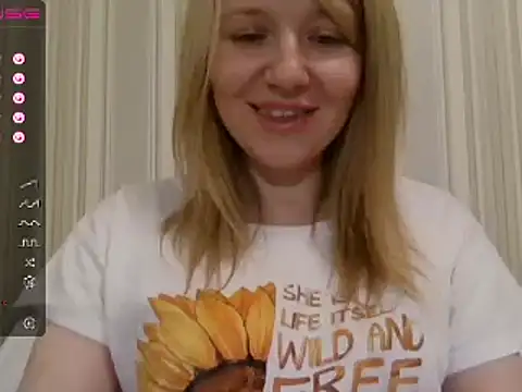 Snapshot of urbadkitty chatting on 12-14-24, 03:47 urbadkitty online show from 12-14-24, 03:47