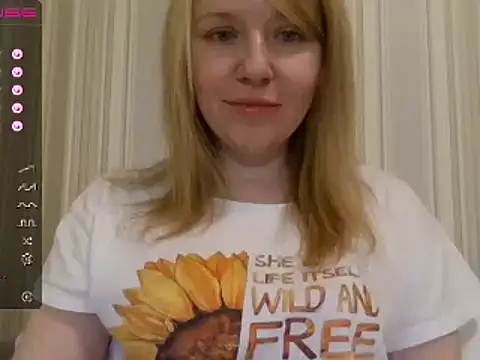 Snapshot of urbadkitty chatting on 12-15-24, 12:06 urbadkitty online show from 12-15-24, 12:06