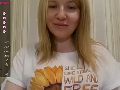 Snapshot of urbadkitty chatting on 12-15-24, 03:09 urbadkitty online show from 12-15-24, 03:09