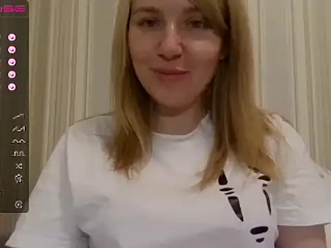 Snapshot of urbadkitty chatting on 12-16-24, 01:43 urbadkitty online show from 12-16-24, 01:43